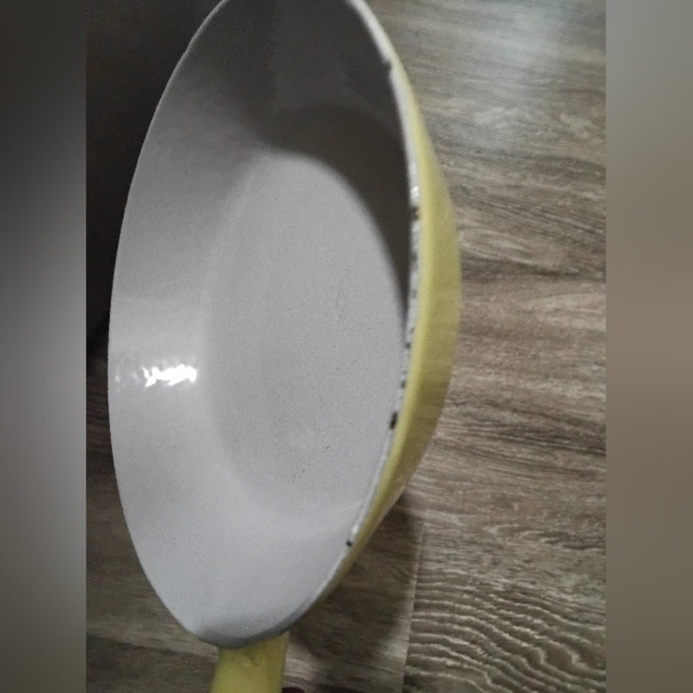 Vintage Le Creuset Yellow Enameled Cast Iron Pan 1960's-1970's - Picture 4 of 13